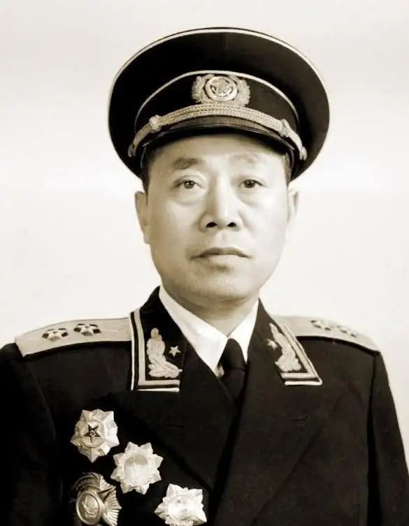上將上面還有等級嗎，探究軍銜體系中的高級職位與等級劃分，軍銜體系揭秘，上將之上是否還有更高級別？高級職位與等級劃分全解析