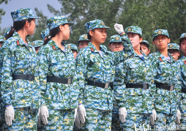 軍訓(xùn)服，時尚與功能的完美結(jié)合，軍訓(xùn)服，時尚與功能交融的完美典范