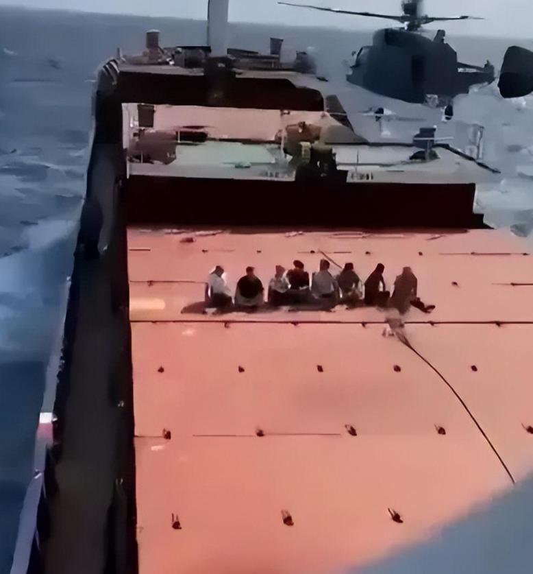 俄羅斯向美軍艦開火，事件背景與SEO解讀，俄羅斯對美軍艦開火事件背景解析與SEO視角解讀