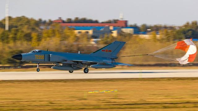 關(guān)于2022年殲-7還有多少架的探討，探討，殲-7戰(zhàn)機(jī)在2022年的數(shù)量概況