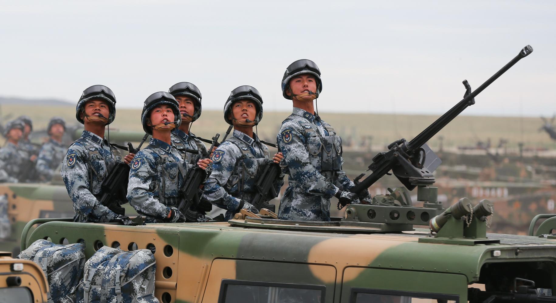 建軍90年閱兵完整版，回顧歷史，展望未來，建軍90年閱兵回顧，歷史印記與未來展望