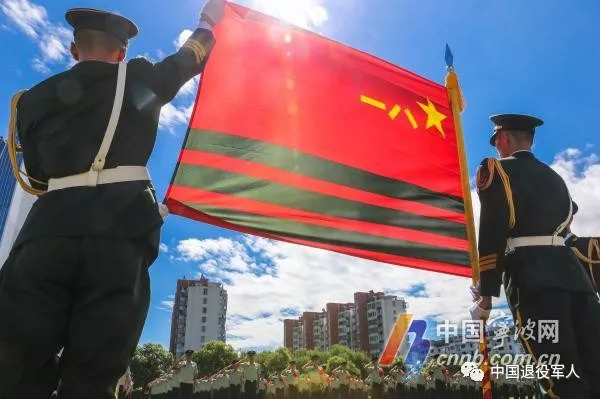 武警軍旗圖片高清，榮耀與力量的象征，武警軍旗高清圖片，榮耀與力量的永恒象征