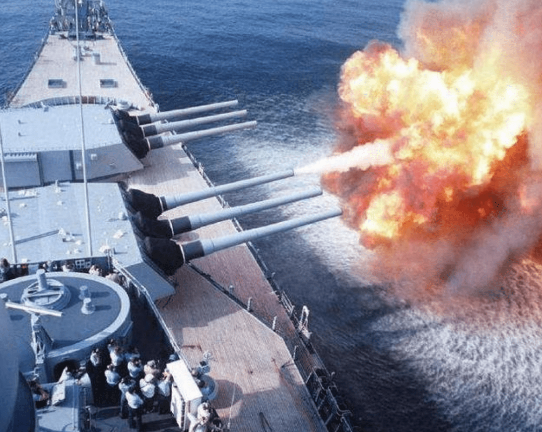 為什么岸炮打不過(guò)艦炮，深度解析背后的原因，岸炮與艦炮的較量，解析背后的原因與差異