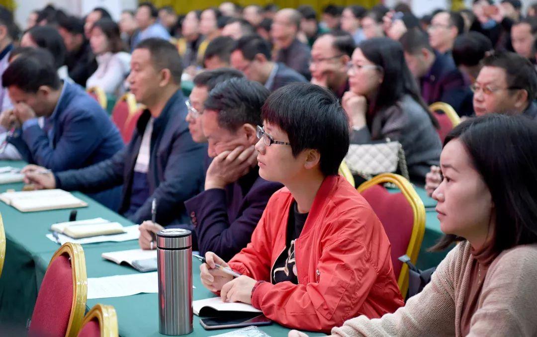 新聞報刊最新一期，深度解讀熱點事件，掌握最新資訊動向，新聞熱點深度解讀，掌握最新資訊動向
