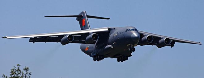 C17運(yùn)輸機(jī)與運(yùn)-20，空中巨人的對(duì)比與探討，C17運(yùn)輸機(jī)與運(yùn)-20空中巨人，對(duì)比與探討