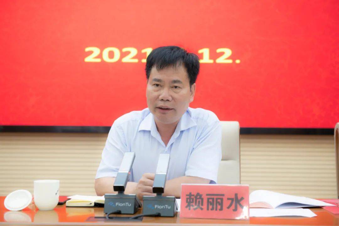 二四六香港資料期期中，深度解析與SEO優(yōu)化策略，深度解析香港期期中資料，SEO優(yōu)化策略揭秘