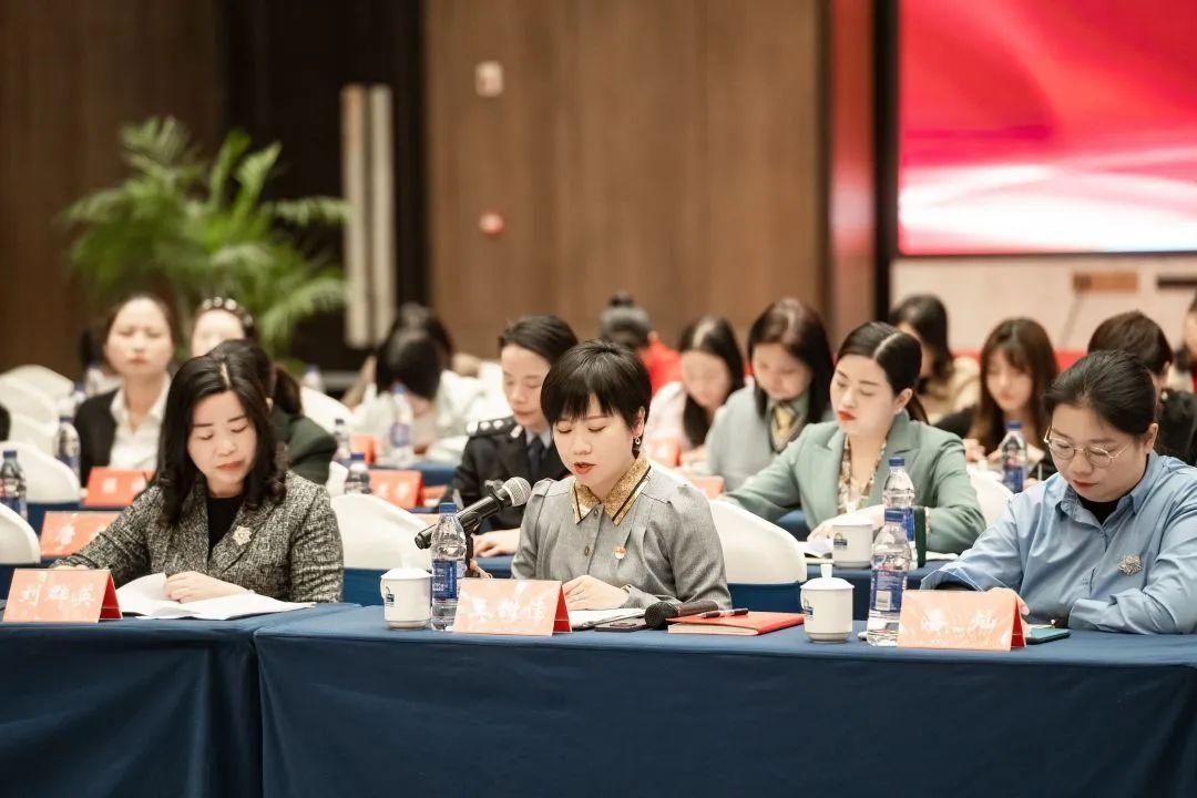 正版管家婆軟件，全面解析其優(yōu)勢與價值，正版管家婆軟件，優(yōu)勢與價值全面解析