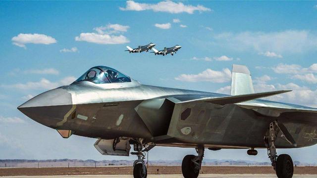 殲-21戰(zhàn)機(jī)介紹，未來空中力量的璀璨明珠，殲-21戰(zhàn)機(jī)，未來空中力量的璀璨明珠介紹