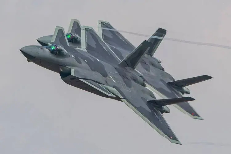 殲-20戰(zhàn)斗機(jī)簡筆畫教程與解析，殲-20戰(zhàn)斗機(jī)簡筆畫教程詳解及解析