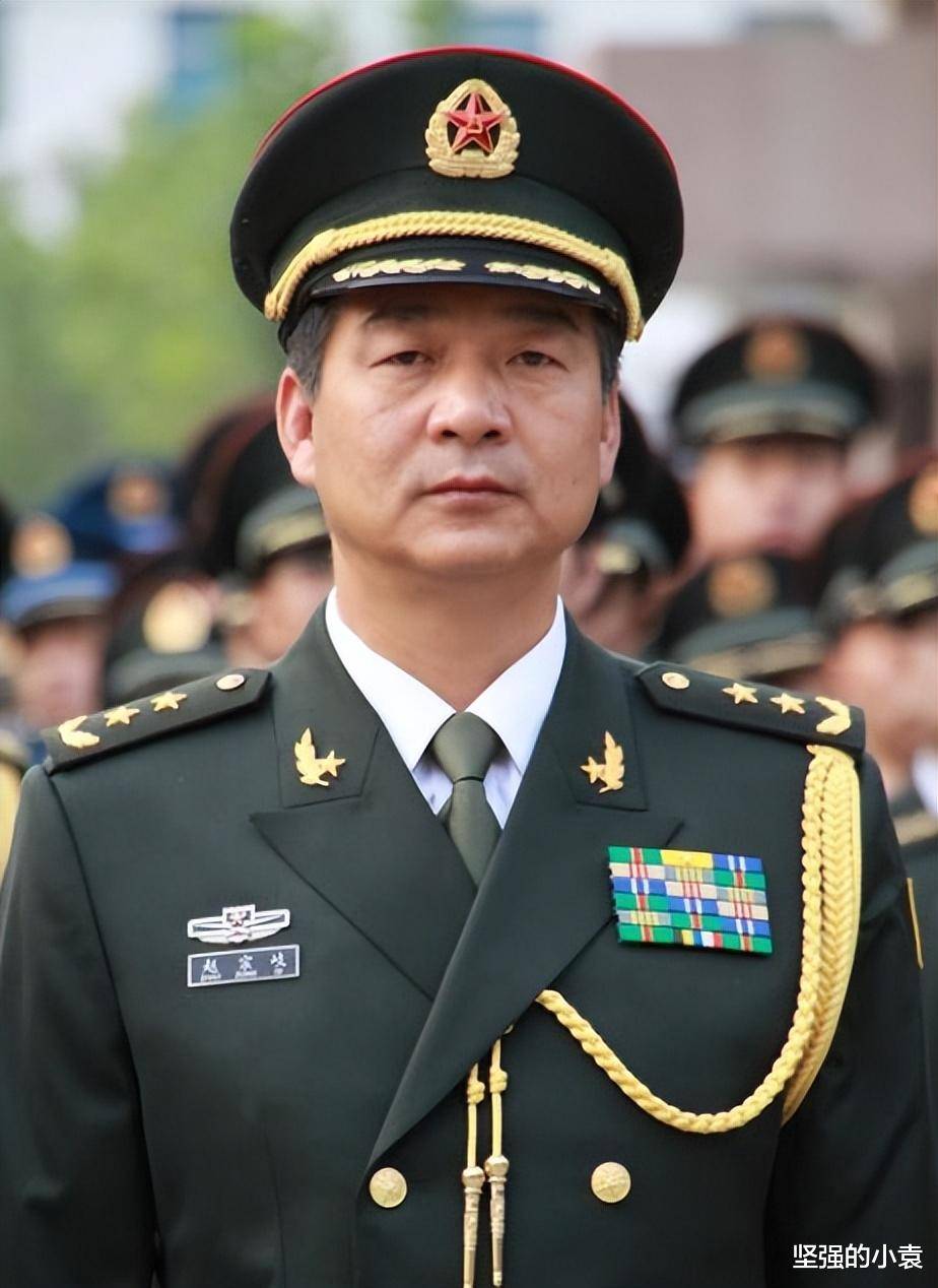 現任中部戰(zhàn)區(qū)司令員，領導力與戰(zhàn)略視野的展現，中部戰(zhàn)區(qū)司令員領導力與戰(zhàn)略視野展現風采