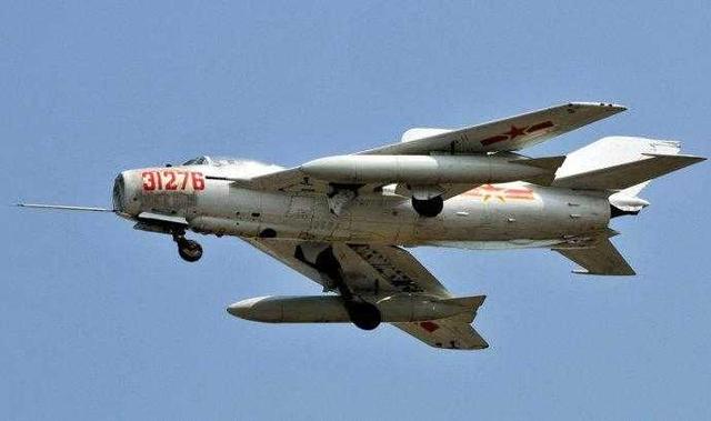 殲6戰(zhàn)斗機高清圖片，歷史、技術(shù)特點與現(xiàn)代價值，殲6戰(zhàn)斗機，歷史、技術(shù)特點與現(xiàn)代價值的高清圖片展現(xiàn)