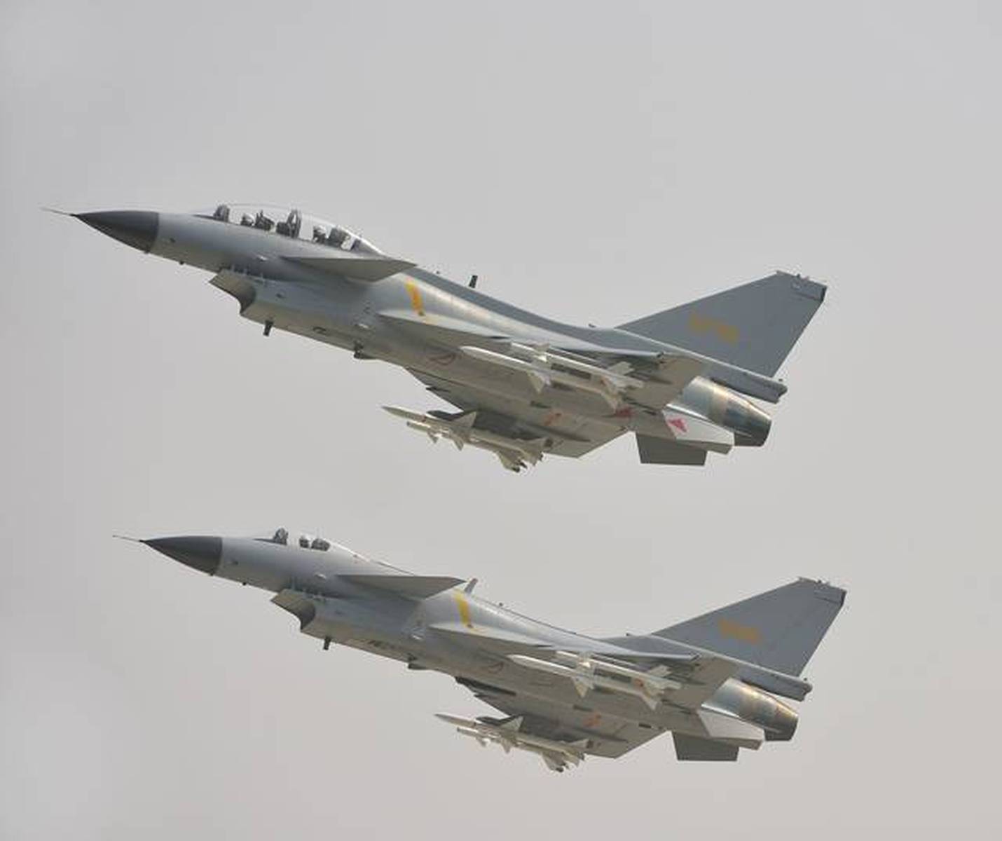 全球最丑戰(zhàn)斗機(jī)殲-10，深度解析與探討，深度解析與探討，全球最丑戰(zhàn)斗機(jī)殲-10的優(yōu)劣與挑戰(zhàn)