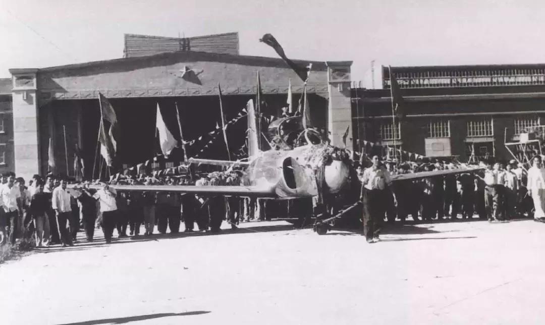 中國(guó)最可怕的戰(zhàn)機(jī)，殲-60的神秘面紗與視頻揭秘，揭秘中國(guó)頂尖戰(zhàn)機(jī)殲-60的神秘面紗與性能揭秘視頻