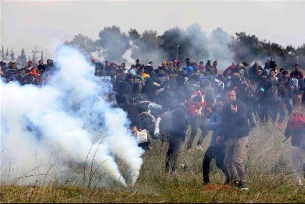 殲-20與F-16V之間的較量，真實(shí)能力與性能分析，殲-20與F-16V對(duì)決揭秘，真實(shí)能力與性能深度分析