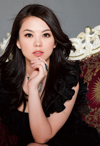 揭秘李湘?zhèn)€人資料及家庭背景，令人驚嘆的真相，李湘驚人背景揭秘，個人資料和家庭背景全解析