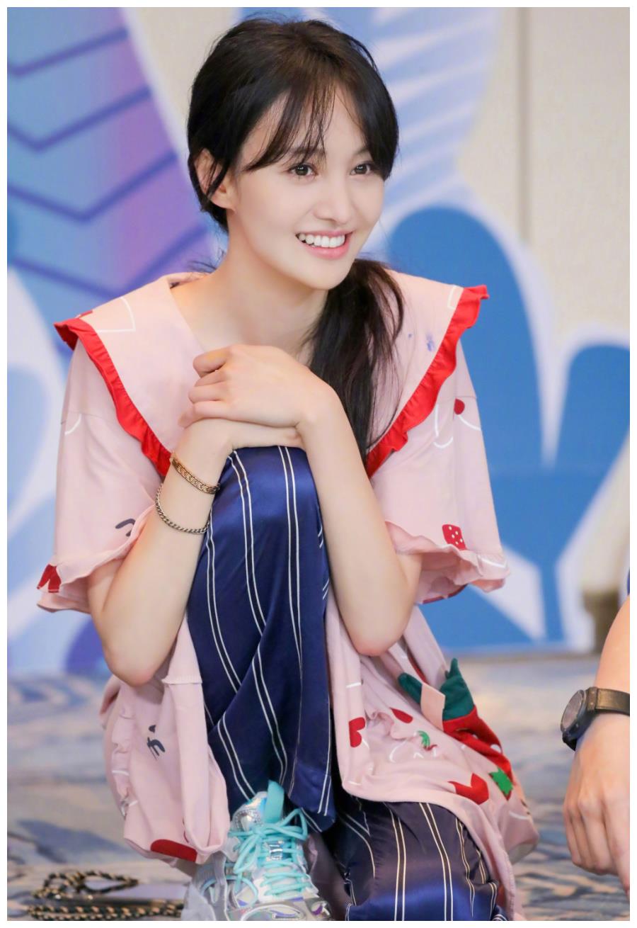 鄭爽現(xiàn)狀揭秘，他的最新動(dòng)態(tài)與所在之地，鄭爽最新動(dòng)態(tài)及現(xiàn)狀揭秘，他的所在之地與最新發(fā)展