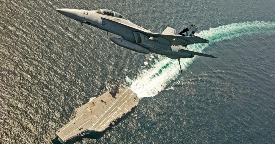 福特號(hào)航空母艦，探索現(xiàn)代海軍力量的尖端之作，福特號(hào)航空母艦，現(xiàn)代海軍力量的巔峰探索